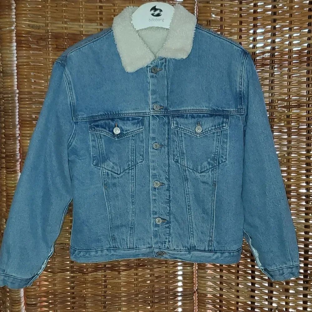 Brandy Melville John Galt Denim Sherpa Lined Jacket